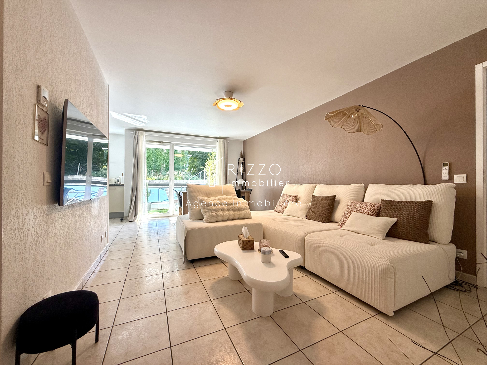 Bel appartement T4 de 82 m2 avec balcon, garage et cave La