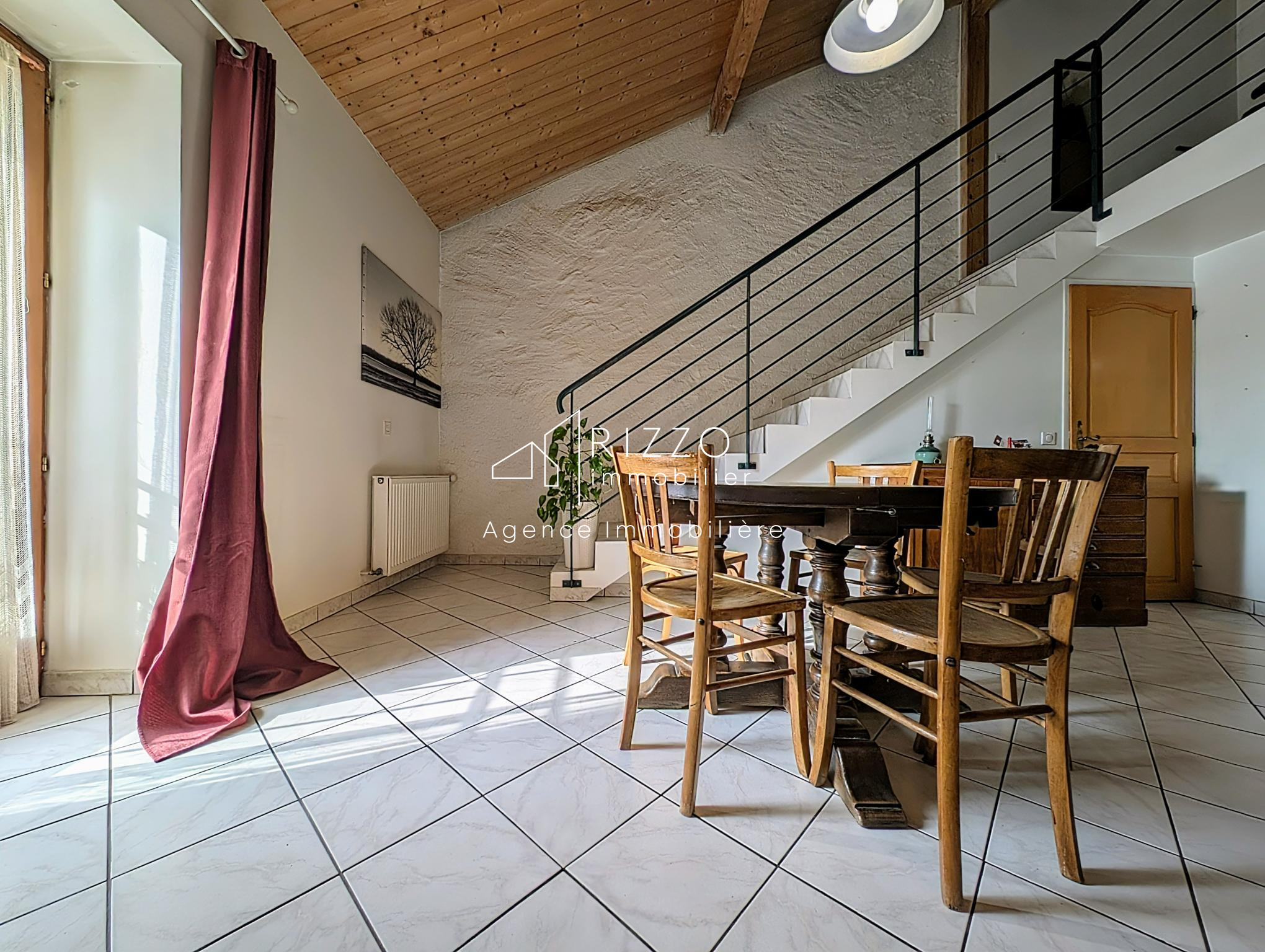 A VENDRE - CORPS DE FERME RENOVE EN 2 APPARTEMENTS - 112.50m2 - CESSY
