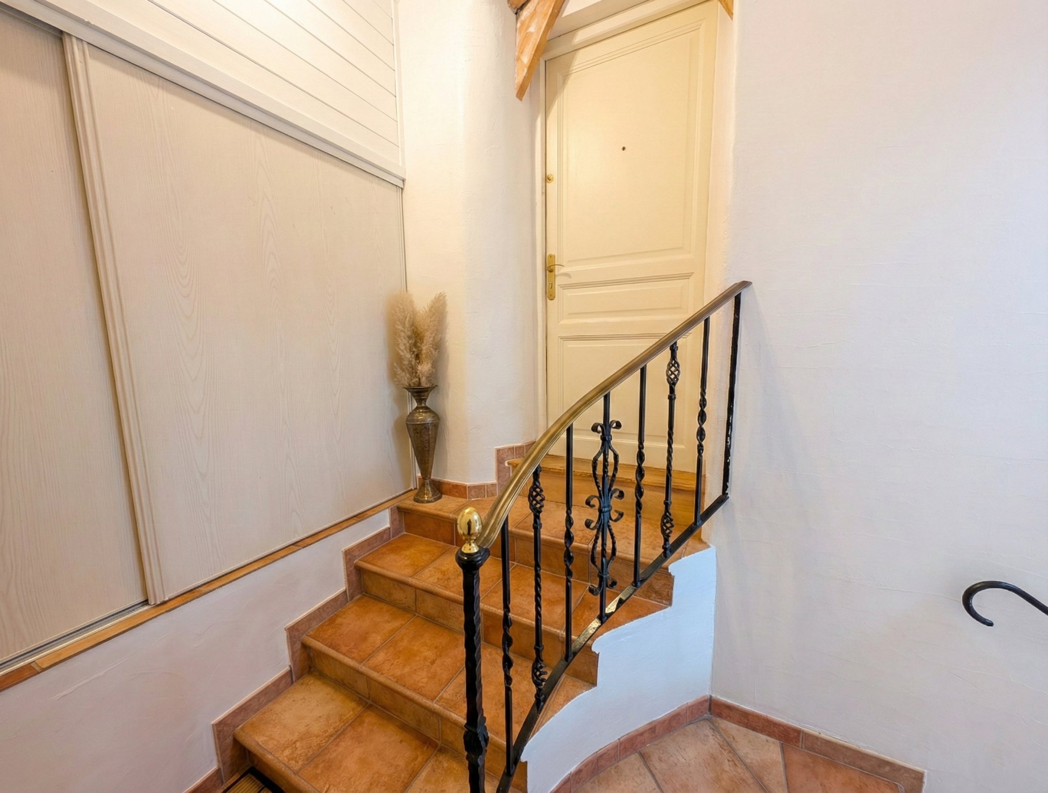 Appartement T1 bis avec place de parking   Péron