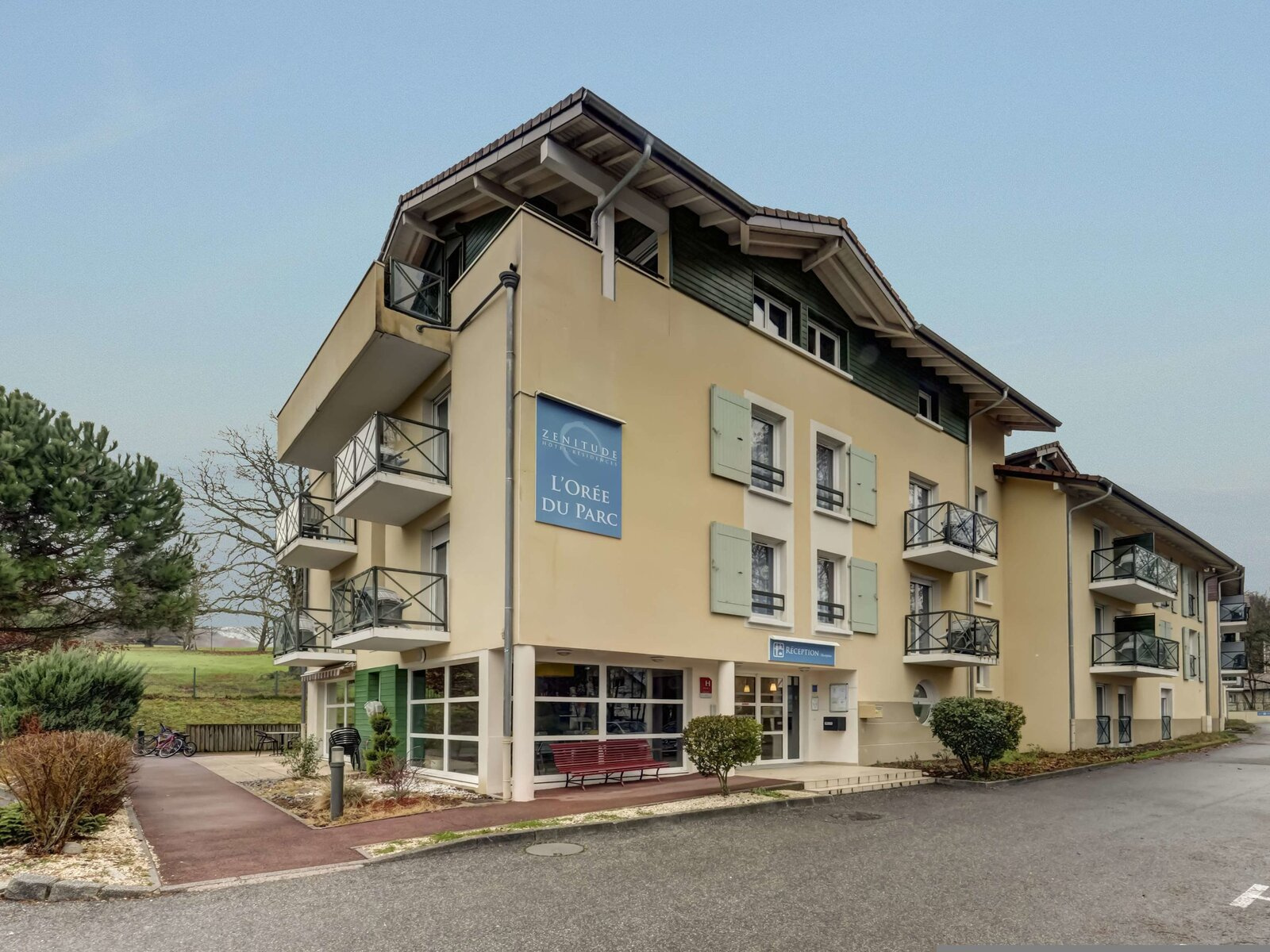 Appartement T3 meublé   Résidence hôtelière L’Orée du Parc   Divonne-les-Bains