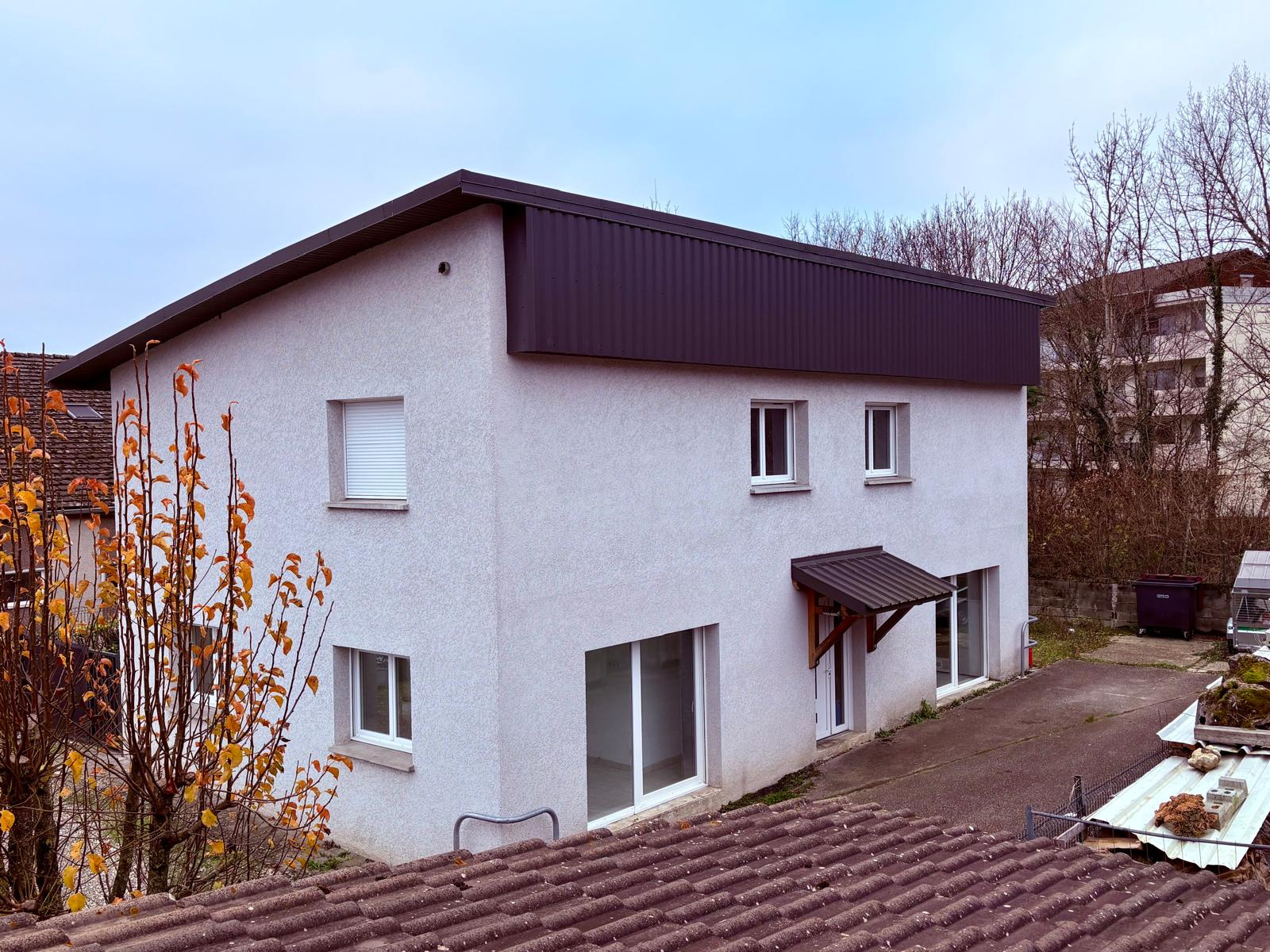 IDEAL INVESTISSEUR: MAISON DOUBLE EN ZONE ARTISANALE