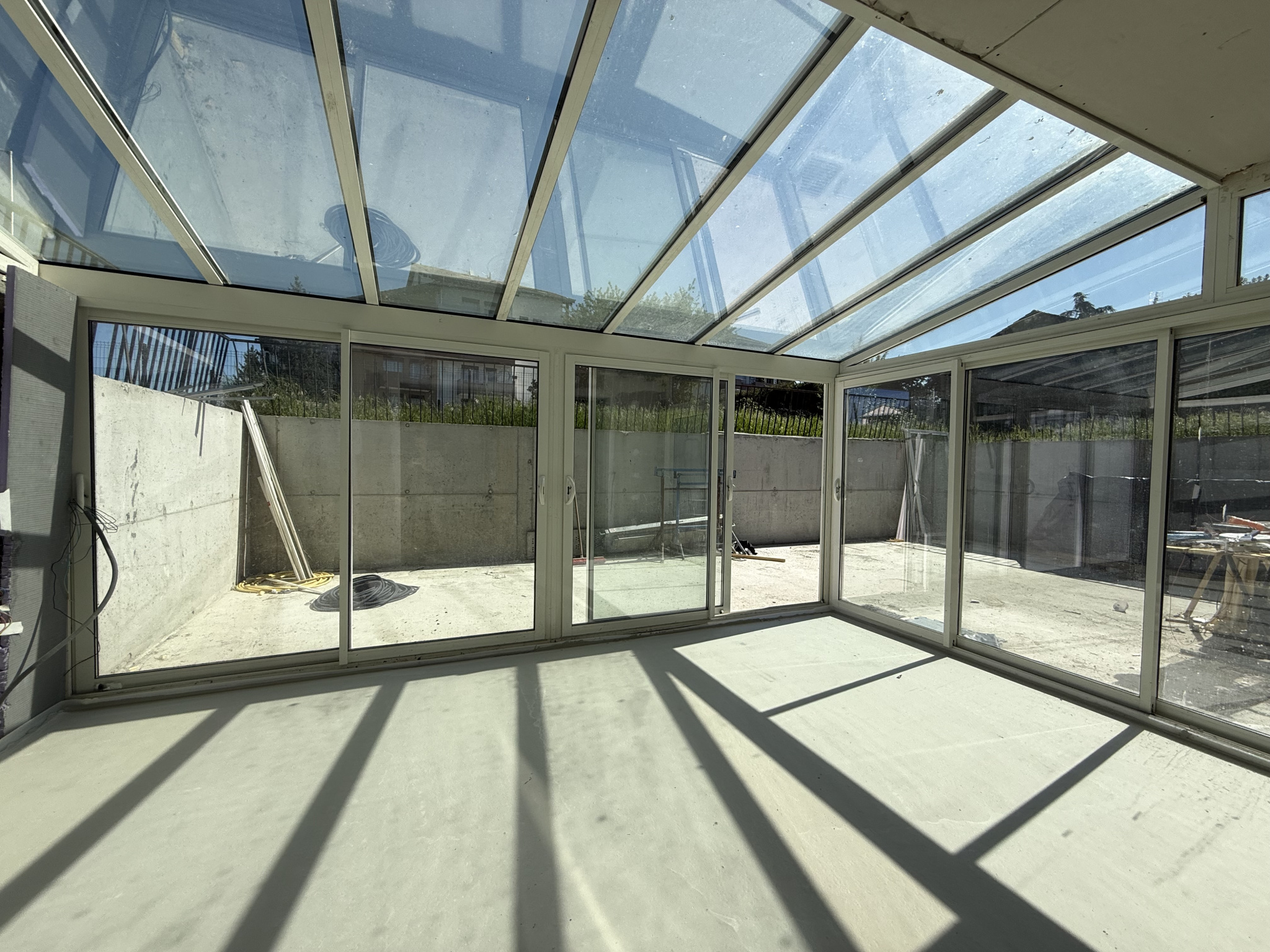T4 entièrement rénové avec jardin, terrasse, garage et véranda   Thonon-les-Bains