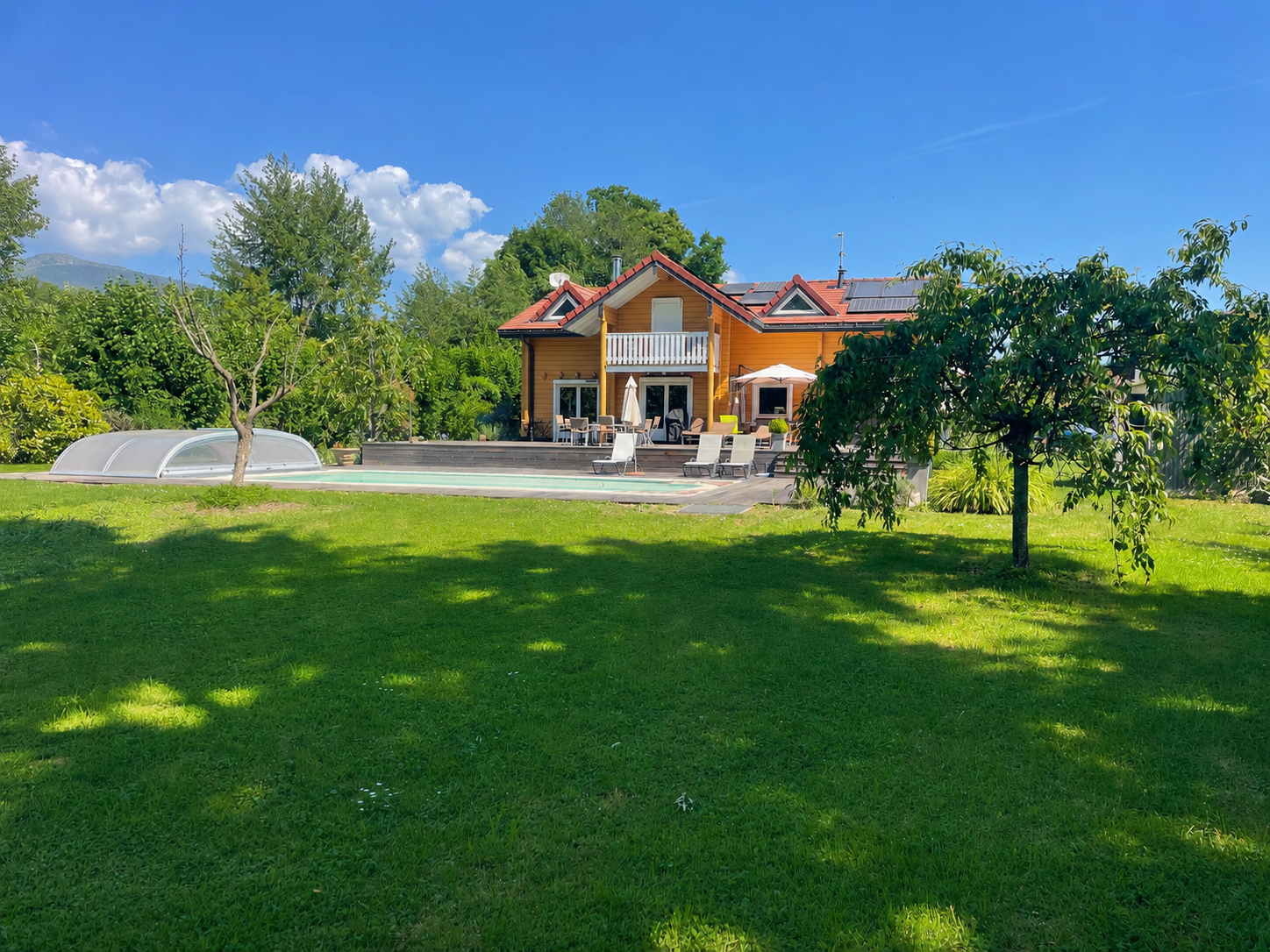 Grande maison à Prevessin sur terrain de 4600m2