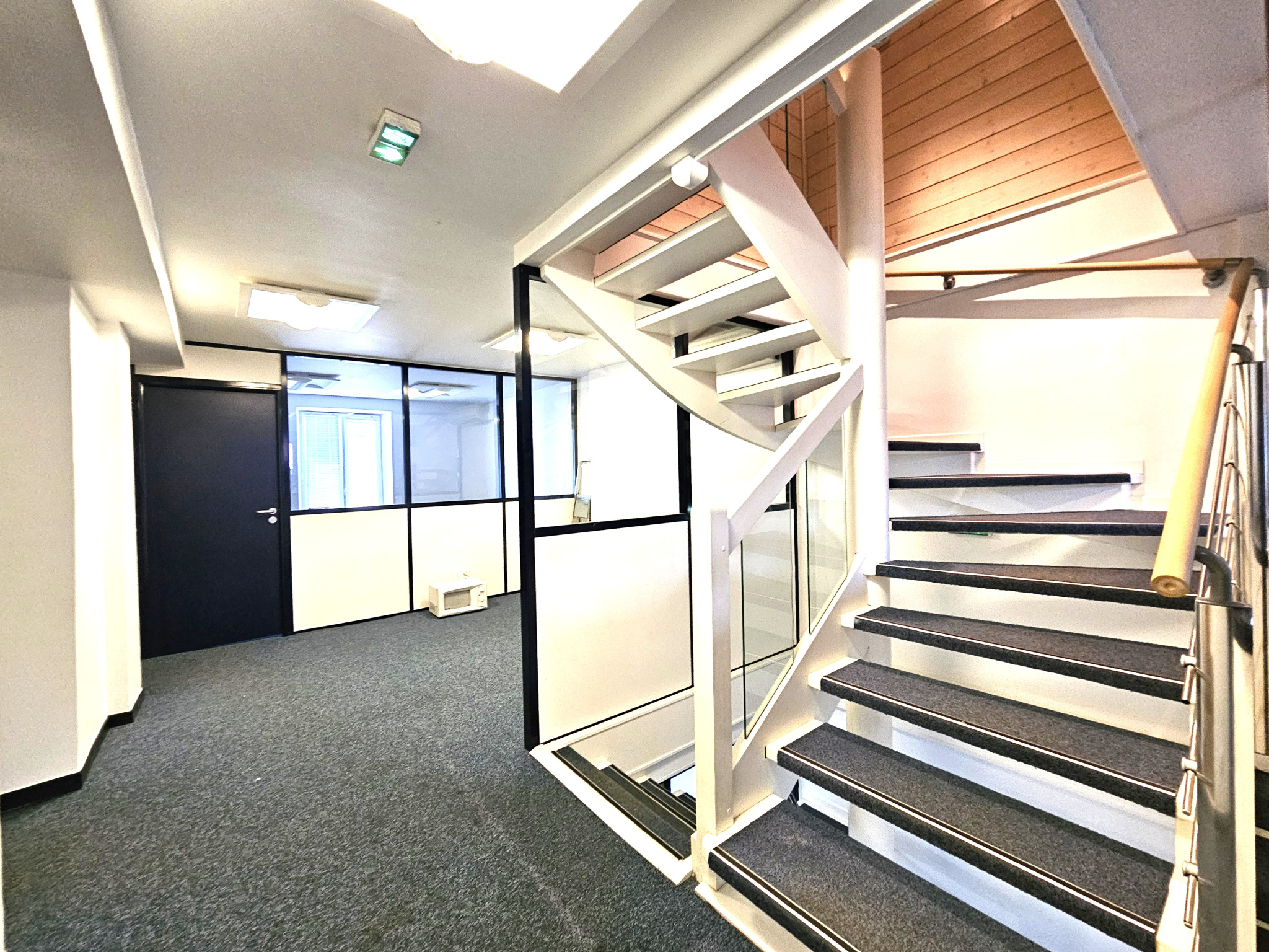 Petit immeuble commerce + espace habitation au cœur de Divonne-les-Bains