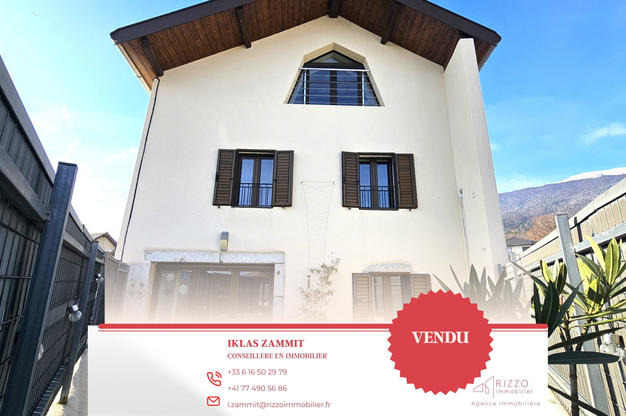 Maison de village de 137 m2 au sol avec jardin, cours et parkings