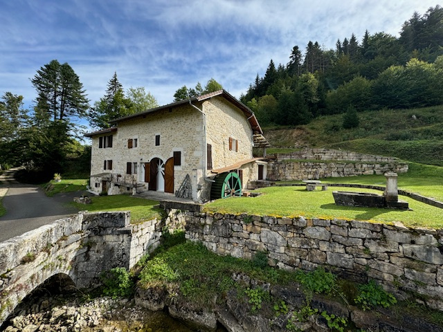 Ancien moulin au Retord