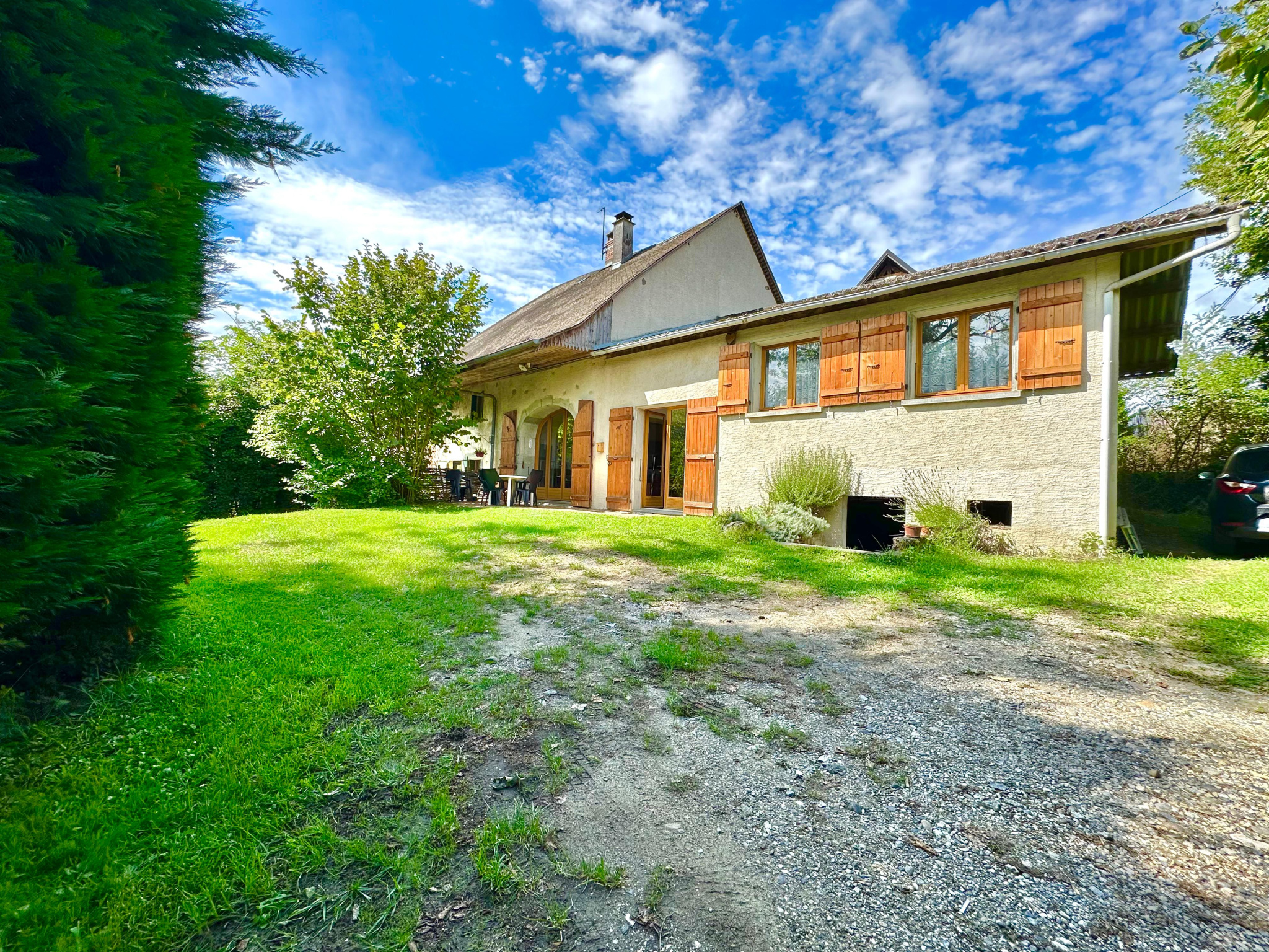 Charmante maison avec 2 logement !!